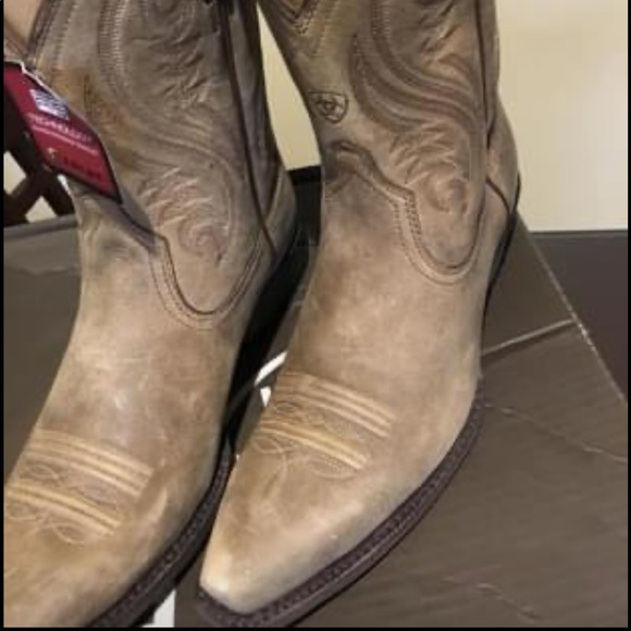 Ariat Brown Willow Short Boot - Picture 2 of 4